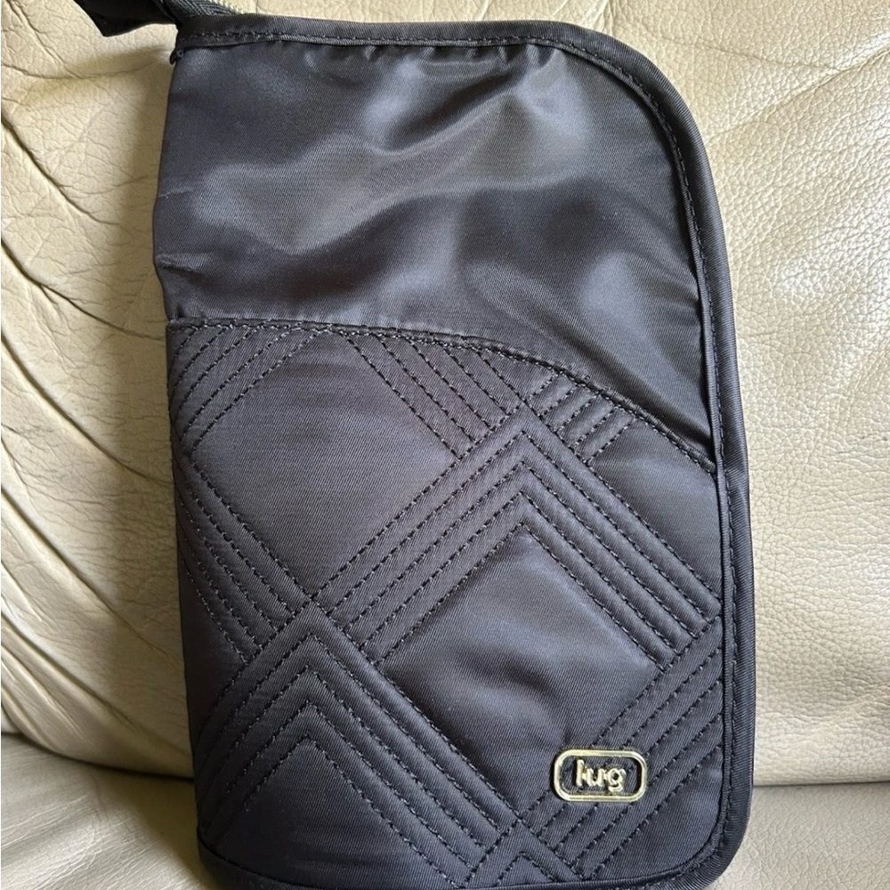 Lug x Wicked Travel Cosmetic Case Canoe Black NWOT